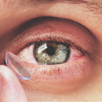 Alergiczne choroby oczu – rodzaje, objawy, leczenie