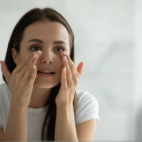 Higiena wzroku – jak dbać o oczy? Sposoby na regenerację zmęczonych oczu