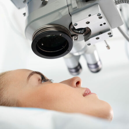 Czy laserowa korekcja wzroku jest bezpieczna?  Poznaj opinie!